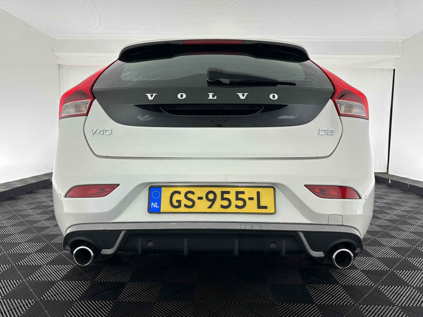 Volvo V40 2.0 D2 R-Design-Pack Business *XENON | LEATHER -ALCANTARA | NAVI-FULLMAP | ECC | PDC | SPORT-SEATS | 16"ALU*