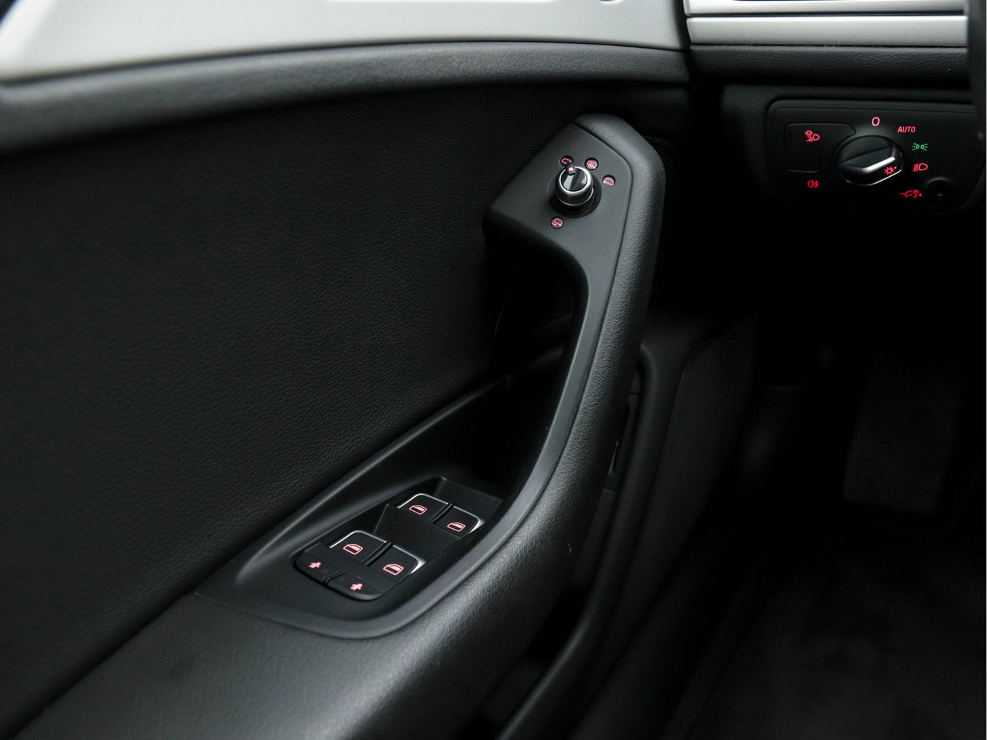 Audi A6 Avant 2.0 TDI ultra Business Edition Audi-Comfort-Pack *NAVI-FULLMAP | XENON | FULL-LEATHER | CAMERA | ECC | PDC | CRUISE | MEMORY | KEYLESS*