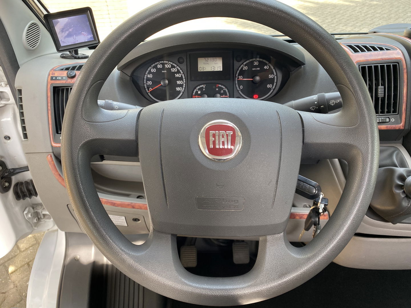 Pilote P730XLC Fiat Queensbed*1.90x1.40* *AIRCO | CAMERA | PANO | QUEENSBED | AUDIO | TV | WC | DOUCHE | LUIFEL*