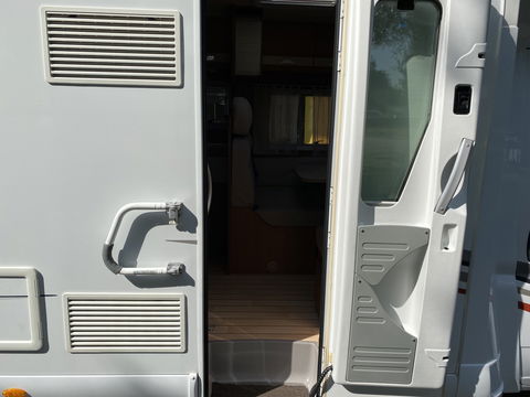 Pilote P730XLC Fiat Queensbed*1.90x1.40* *AIRCO | CAMERA | PANO | QUEENSBED | AUDIO | TV | WC | DOUCHE | LUIFEL*