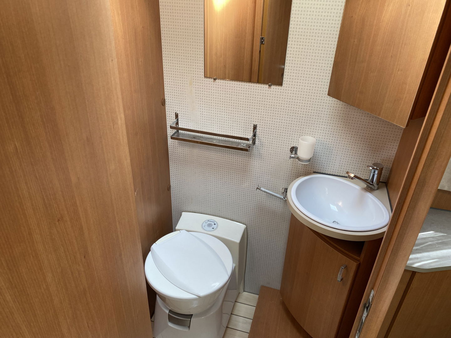 Pilote P730XLC Fiat Queensbed*1.90x1.40* *AIRCO | CAMERA | PANO | QUEENSBED | AUDIO | TV | WC | DOUCHE | LUIFEL*