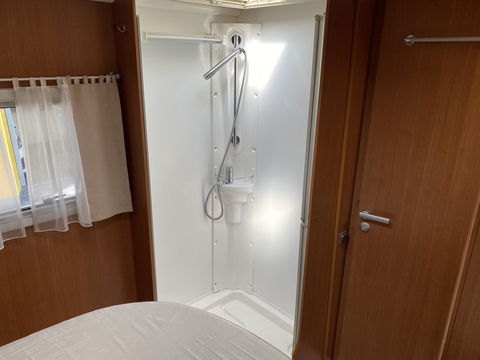 Pilote P730XLC Fiat Queensbed*1.90x1.40* *AIRCO | CAMERA | PANO | QUEENSBED | AUDIO | TV | WC | DOUCHE | LUIFEL*