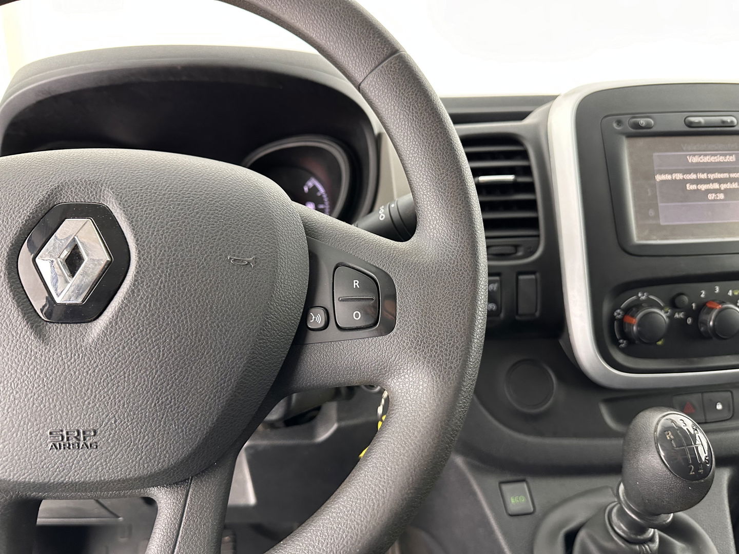 Renault Trafic 1.6 dCi T29 L1H1 Comfort-Pack 1.260 Kg-Cargo-Capacity *NAVI-FULLMAP | AIRCO | CRUISE | 3-PERS | PDC*