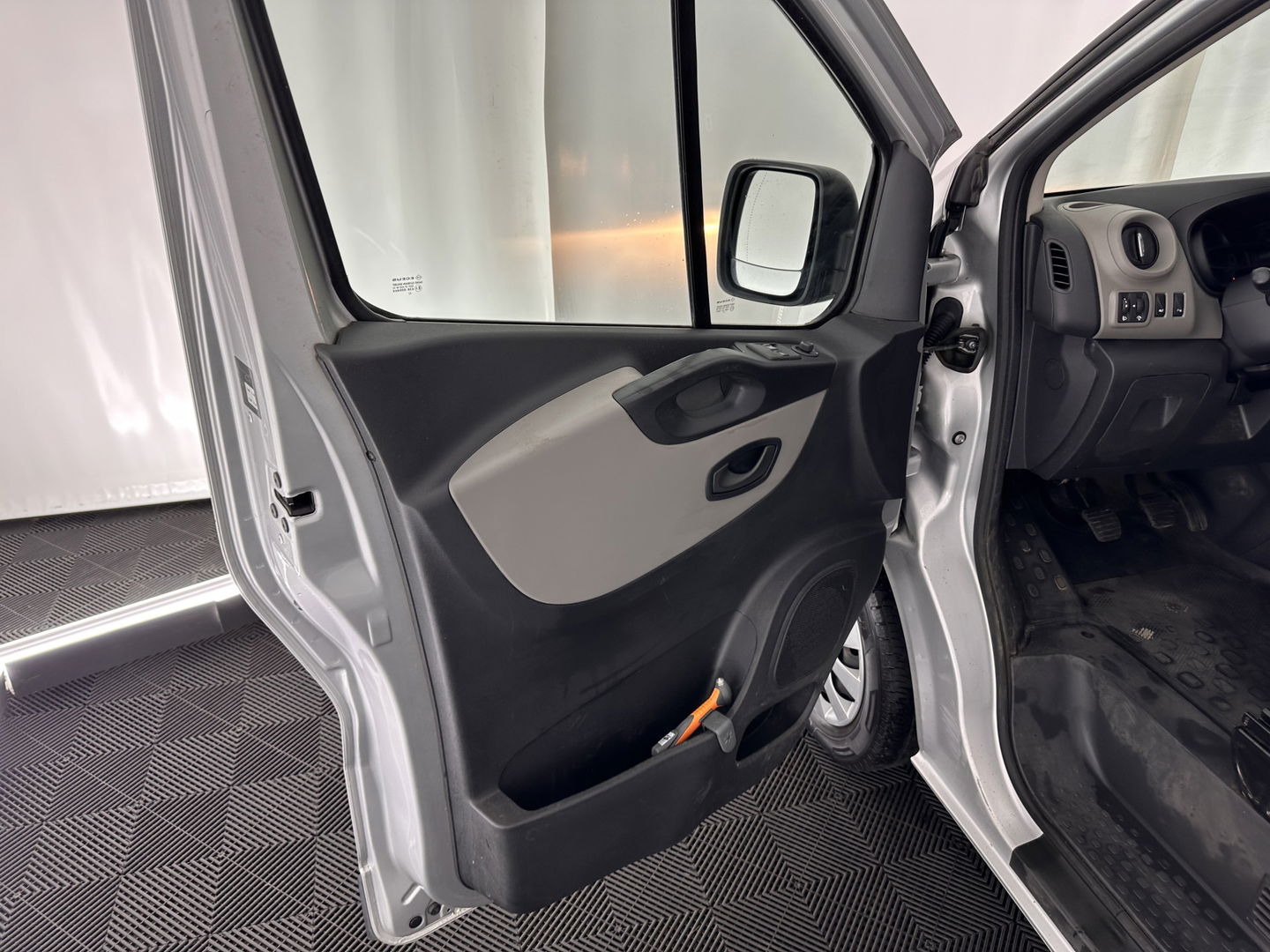 Renault Trafic 1.6 dCi T29 L1H1 Comfort-Pack 1.260 Kg-Cargo-Capacity *NAVI-FULLMAP | AIRCO | CRUISE | 3-PERS | PDC*
