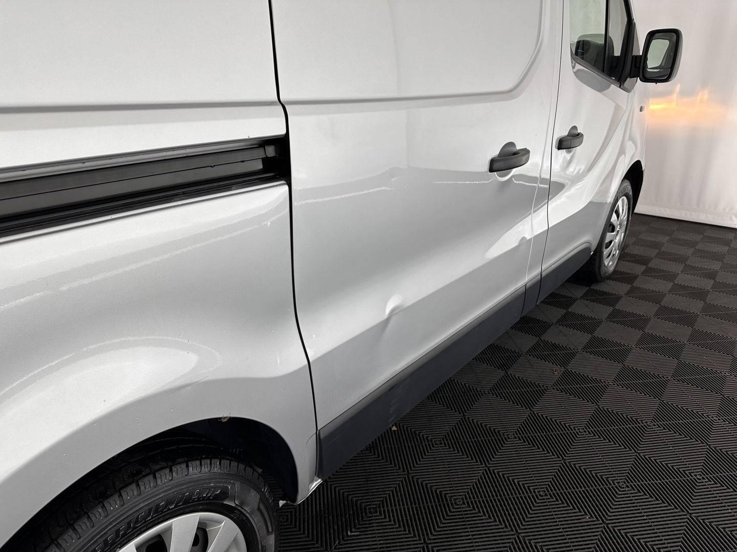 Renault Trafic 1.6 dCi T29 L1H1 Comfort-Pack 1.260 Kg-Cargo-Capacity *NAVI-FULLMAP | AIRCO | CRUISE | 3-PERS | PDC*