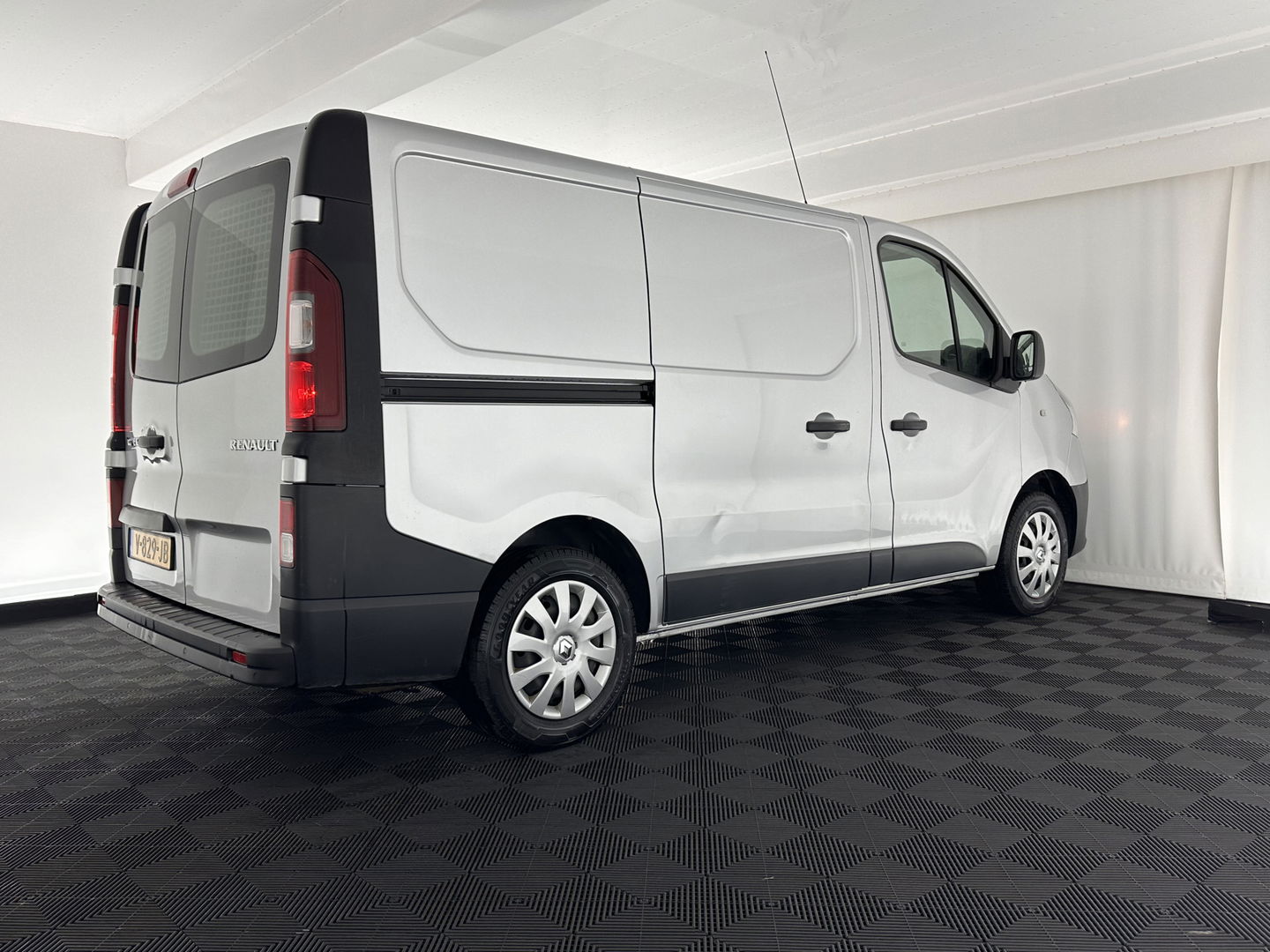 Renault Trafic 1.6 dCi T29 L1H1 Comfort-Pack 1.260 Kg-Cargo-Capacity *NAVI-FULLMAP | AIRCO | CRUISE | 3-PERS | PDC*
