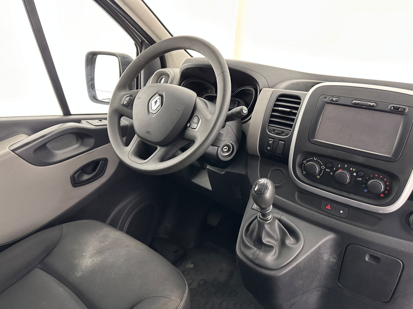 Renault Trafic 1.6 dCi T29 L1H1 Comfort-Pack 1.260 Kg-Cargo-Capacity *NAVI-FULLMAP | AIRCO | CRUISE | 3-PERS | PDC*