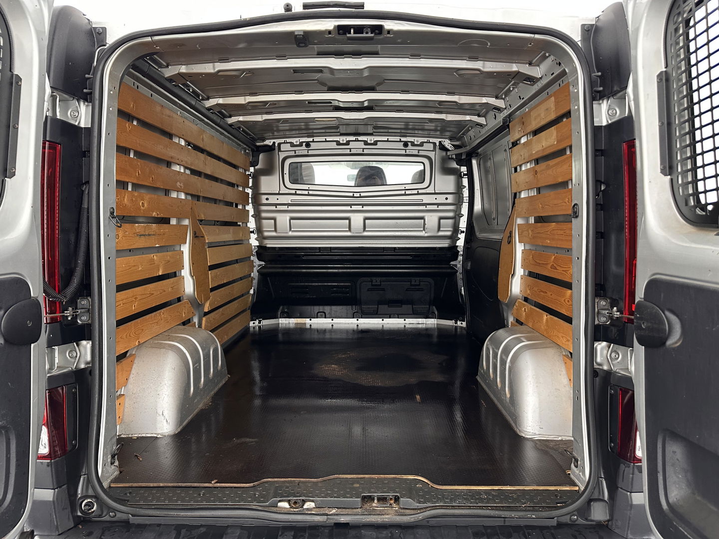 Renault Trafic 1.6 dCi T29 L1H1 Comfort-Pack 1.260 Kg-Cargo-Capacity *NAVI-FULLMAP | AIRCO | CRUISE | 3-PERS | PDC*