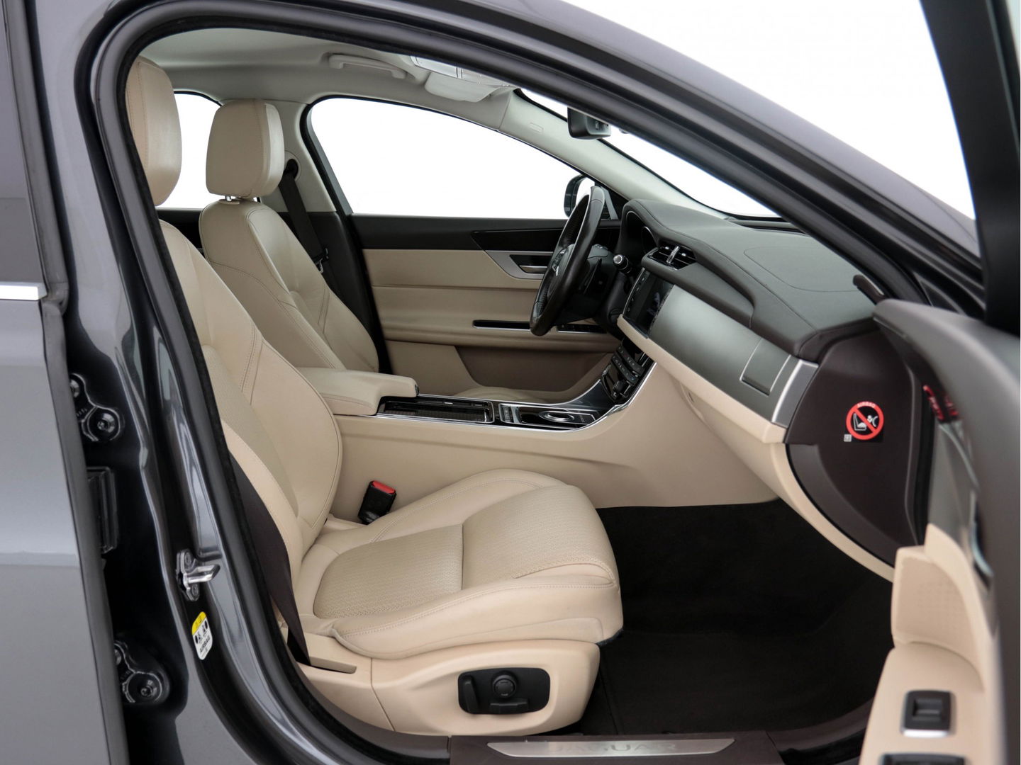 Jaguar XF 2.0D Portfolio Premium-Business-Pack Aut *WINDSOR-FULL-LEATHER | BI-XENON | NAVI-FULLMAP | MERIDIAN-SURROUND | SHIFT-PADDLES |  LANE-ASSIST | CRUISE | CAMERA | COMFORT-SEATS | 17"ALU*