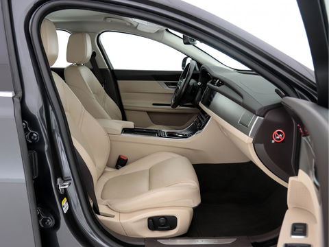 Jaguar XF 2.0D Portfolio Premium-Business-Pack Aut *WINDSOR-FULL-LEATHER | BI-XENON | NAVI-FULLMAP | MERIDIAN-SURROUND | SHIFT-PADDLES |  LANE-ASSIST | CRUISE | CAMERA | COMFORT-SEATS | 17"ALU*