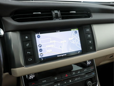 Jaguar XF 2.0D Portfolio Premium-Business-Pack Aut *WINDSOR-FULL-LEATHER | BI-XENON | NAVI-FULLMAP | MERIDIAN-SURROUND | SHIFT-PADDLES |  LANE-ASSIST | CRUISE | CAMERA | COMFORT-SEATS | 17"ALU*