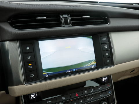 Jaguar XF 2.0D Portfolio Premium-Business-Pack Aut *WINDSOR-FULL-LEATHER | BI-XENON | NAVI-FULLMAP | MERIDIAN-SURROUND | SHIFT-PADDLES |  LANE-ASSIST | CRUISE | CAMERA | COMFORT-SEATS | 17"ALU*
