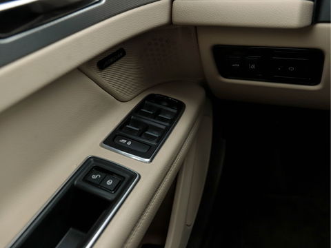 Jaguar XF 2.0D Portfolio Premium-Business-Pack Aut *WINDSOR-FULL-LEATHER | BI-XENON | NAVI-FULLMAP | MERIDIAN-SURROUND | SHIFT-PADDLES |  LANE-ASSIST | CRUISE | CAMERA | COMFORT-SEATS | 17"ALU*