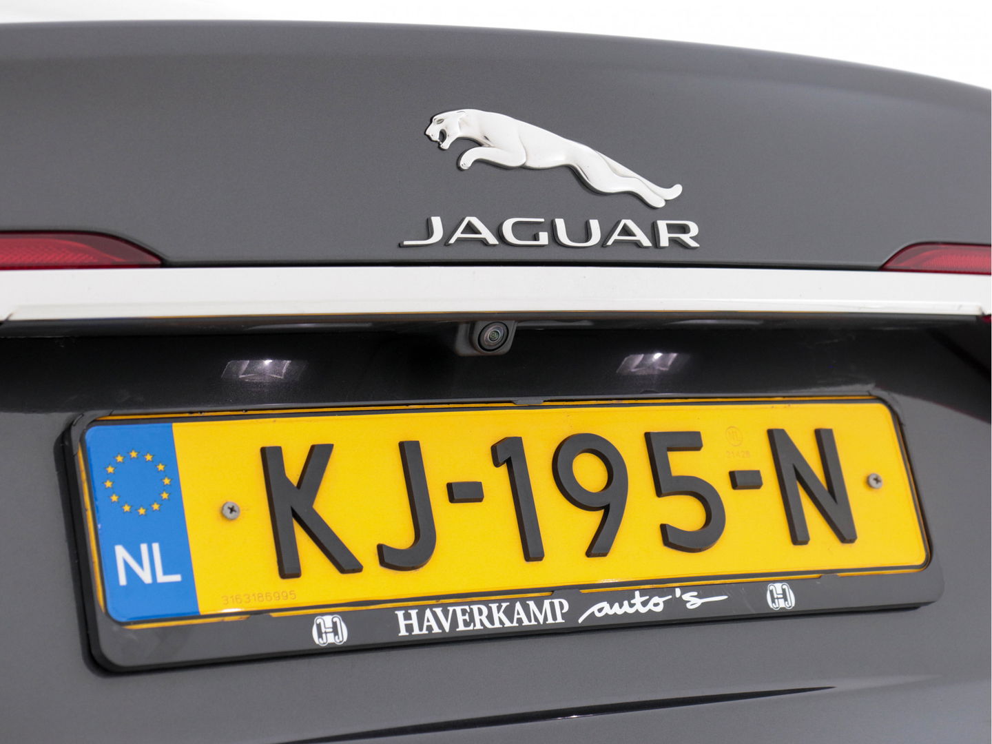 Jaguar XF 2.0D Portfolio Premium-Business-Pack Aut *WINDSOR-FULL-LEATHER | BI-XENON | NAVI-FULLMAP | MERIDIAN-SURROUND | SHIFT-PADDLES |  LANE-ASSIST | CRUISE | CAMERA | COMFORT-SEATS | 17"ALU*