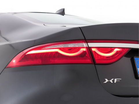 Jaguar XF 2.0D Portfolio Premium-Business-Pack Aut *WINDSOR-FULL-LEATHER | BI-XENON | NAVI-FULLMAP | MERIDIAN-SURROUND | SHIFT-PADDLES |  LANE-ASSIST | CRUISE | CAMERA | COMFORT-SEATS | 17"ALU*