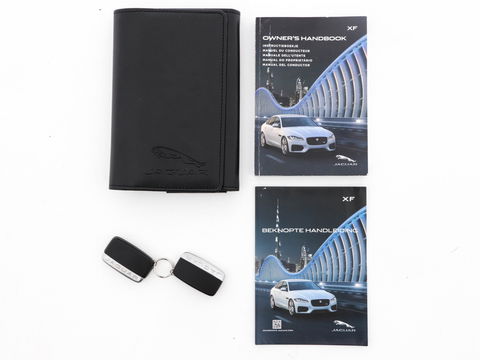 Jaguar XF 2.0D Portfolio Premium-Business-Pack Aut *WINDSOR-FULL-LEATHER | BI-XENON | NAVI-FULLMAP | MERIDIAN-SURROUND | SHIFT-PADDLES |  LANE-ASSIST | CRUISE | CAMERA | COMFORT-SEATS | 17"ALU*