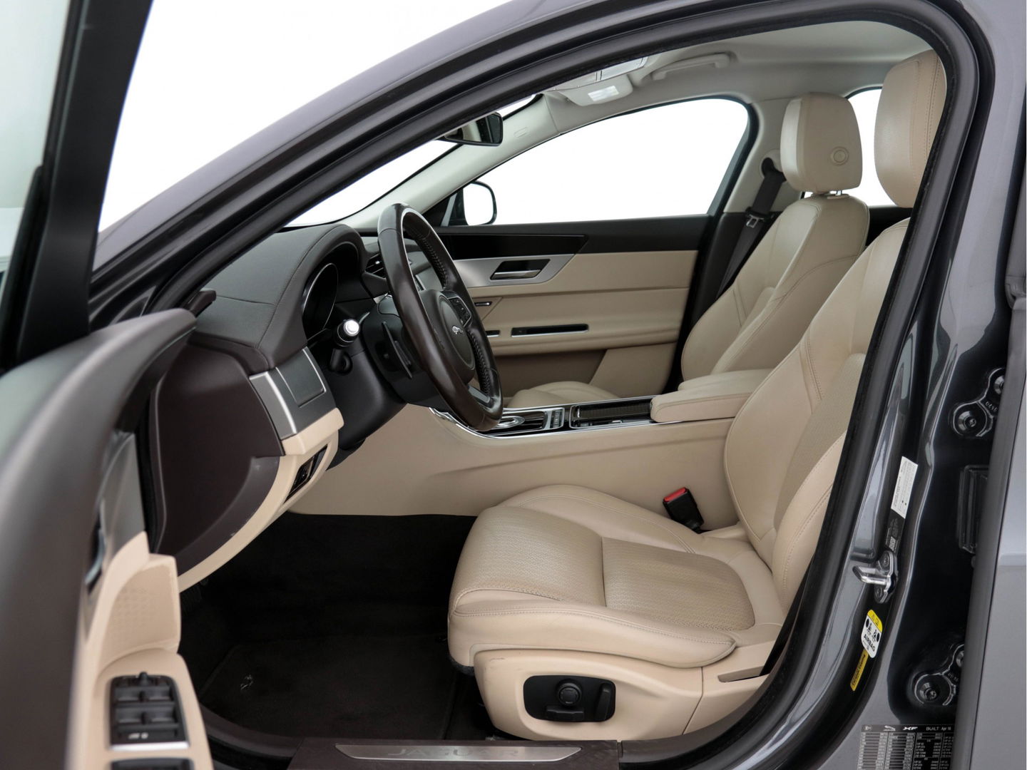 Jaguar XF 2.0D Portfolio Premium-Business-Pack Aut *WINDSOR-FULL-LEATHER | BI-XENON | NAVI-FULLMAP | MERIDIAN-SURROUND | SHIFT-PADDLES |  LANE-ASSIST | CRUISE | CAMERA | COMFORT-SEATS | 17"ALU*