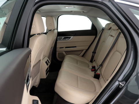 Jaguar XF 2.0D Portfolio Premium-Business-Pack Aut *WINDSOR-FULL-LEATHER | BI-XENON | NAVI-FULLMAP | MERIDIAN-SURROUND | SHIFT-PADDLES |  LANE-ASSIST | CRUISE | CAMERA | COMFORT-SEATS | 17"ALU*