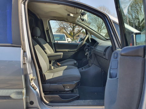 Opel Zafira 2.0 DTi Comfort [ VAN ] *AIRCO | CRUISE | RADIO-CD | TOWBAR*