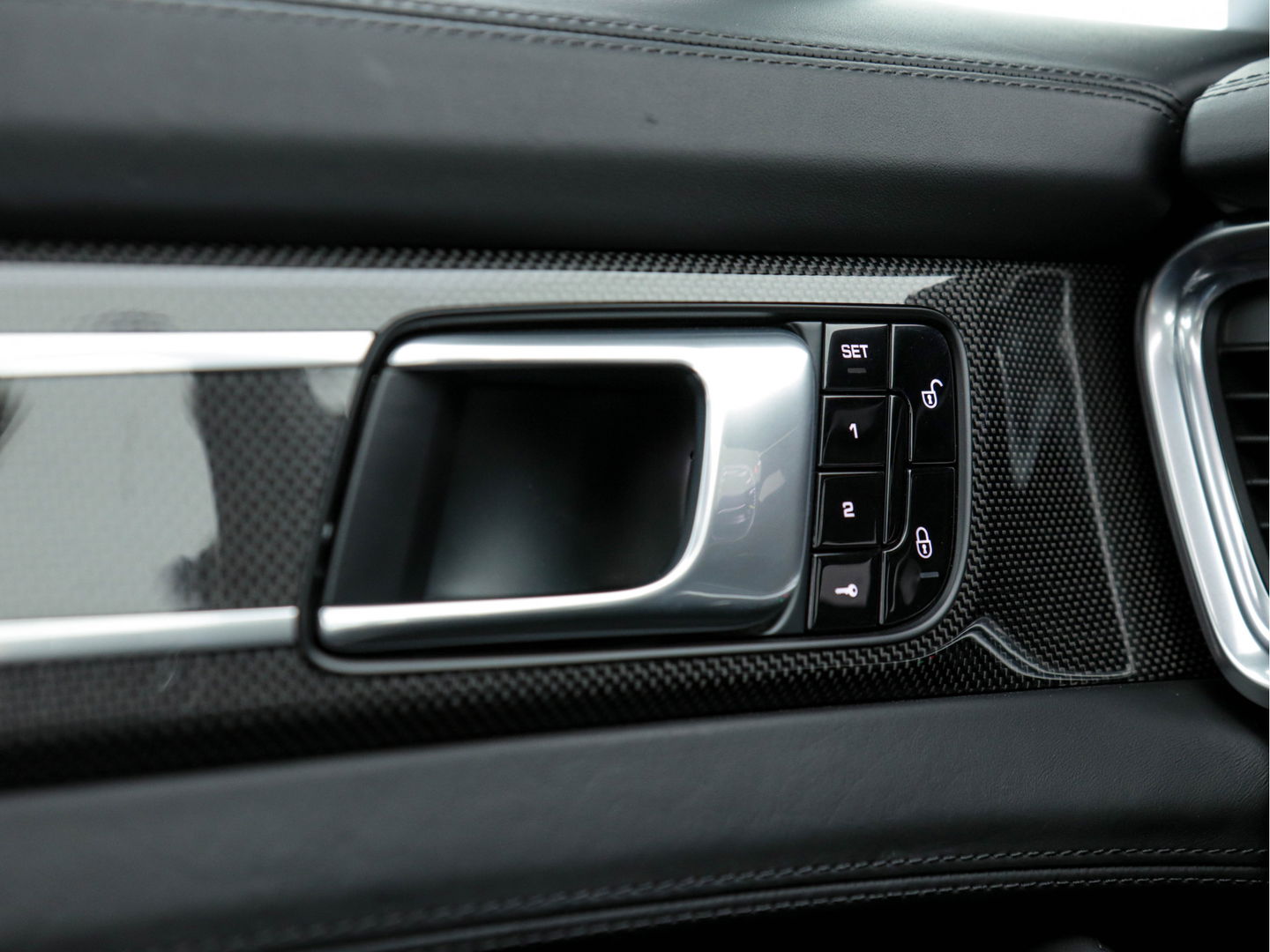 Porsche Panamera Sport Turismo Sport-Chrono-Pack 2.9 4 E-Hybrid [NL-AUTO] Aut. *PANO | NAPPA-LEATHER | NAVI-FULLMAP | AIR-SUSPENSION | KEYLESS | BOSE-SURROUND | SOFT-CLOSE | ADAPT-CRUISE | SURROUND-VIEW | DAB | MEMORY-PACK | CARPLAY | SPORT-SEATS | ...