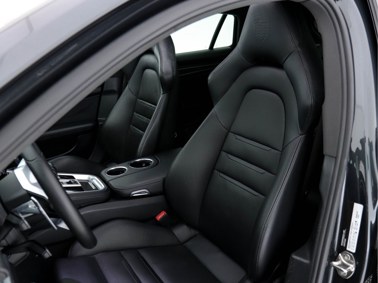 Porsche Panamera Sport Turismo Sport-Chrono-Pack 2.9 4 E-Hybrid [NL-AUTO] Aut. *PANO | NAPPA-LEATHER | NAVI-FULLMAP | AIR-SUSPENSION | KEYLESS | BOSE-SURROUND | SOFT-CLOSE | ADAPT-CRUISE | SURROUND-VIEW | DAB | MEMORY-PACK | CARPLAY | SPORT-SEATS | ...