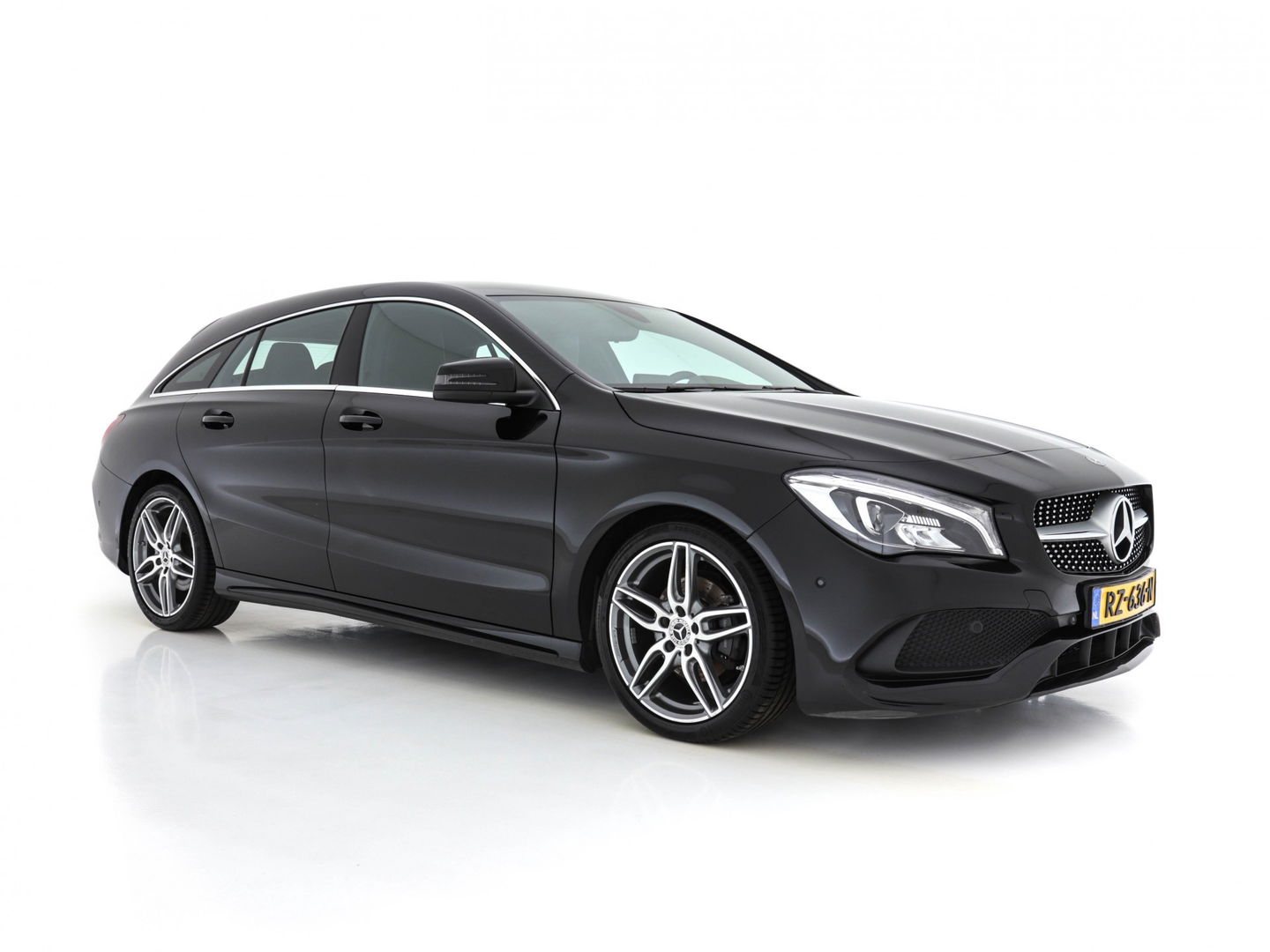 Mercedes-Benz CLA-Klasse Shooting Brake 180 Business Solution AMG-Style Plus-Pack Aut. *NAVI-FULLMAP | FULL-LED | LEATHER-MICROFIBRE | CAMERA | ECC | PDC | CRUISE | SPORT-SEATS | 18"ALU**