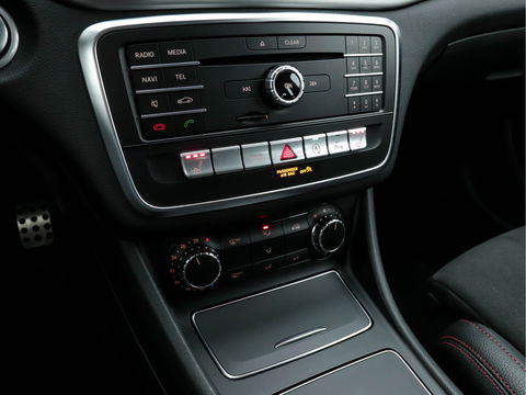 Mercedes-Benz CLA-Klasse Shooting Brake 180 Business Solution AMG-Style Plus-Pack Aut. *NAVI-FULLMAP | FULL-LED | LEATHER-MICROFIBRE | CAMERA | ECC | PDC | CRUISE | SPORT-SEATS | 18"ALU**