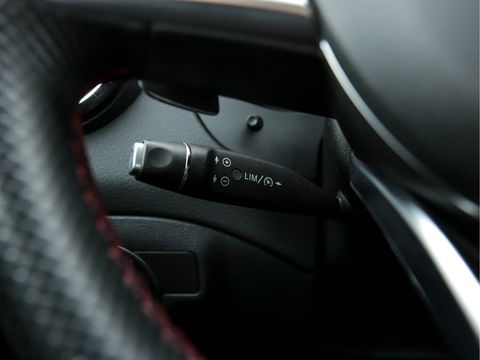 Mercedes-Benz CLA-Klasse Shooting Brake 180 Business Solution AMG-Style Plus-Pack Aut. *NAVI-FULLMAP | FULL-LED | LEATHER-MICROFIBRE | CAMERA | ECC | PDC | CRUISE | SPORT-SEATS | 18"ALU**