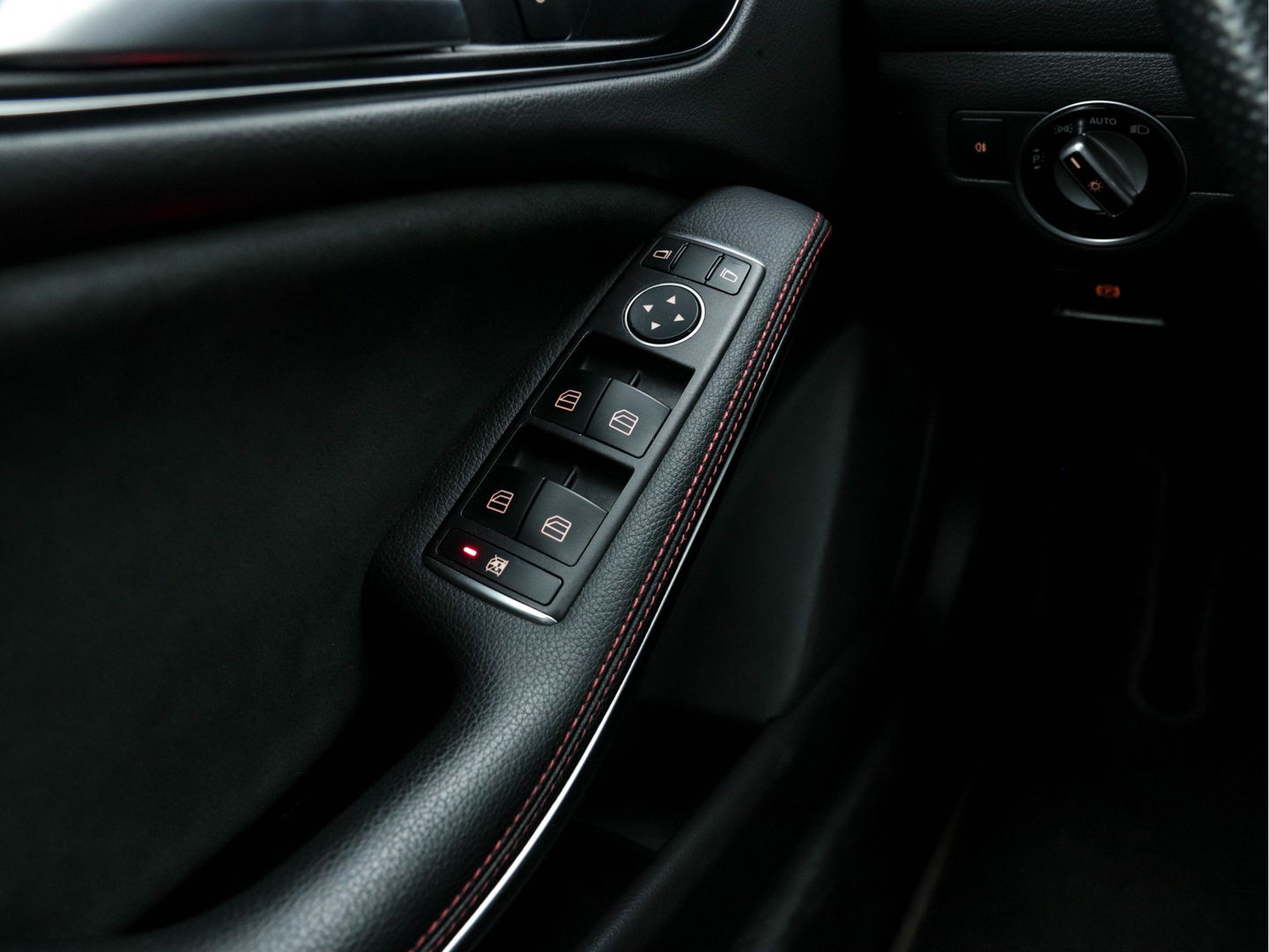 Mercedes-Benz CLA-Klasse Shooting Brake 180 Business Solution AMG-Style Plus-Pack Aut. *NAVI-FULLMAP | FULL-LED | LEATHER-MICROFIBRE | CAMERA | ECC | PDC | CRUISE | SPORT-SEATS | 18"ALU**