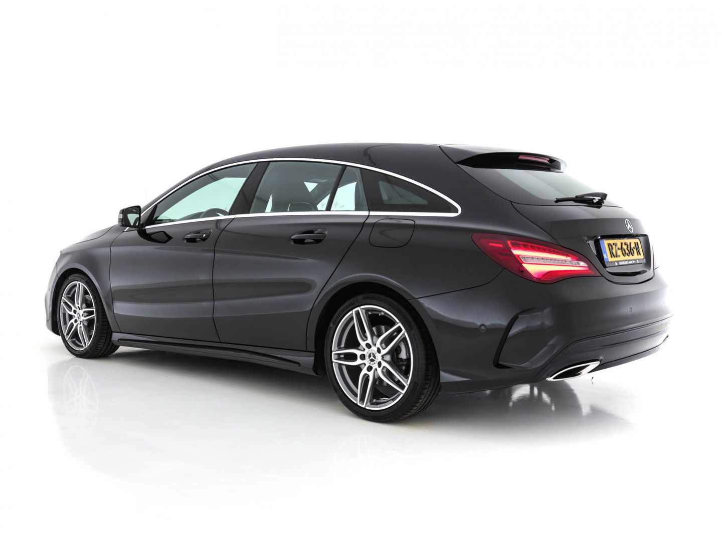 Mercedes-Benz CLA-Klasse Shooting Brake 180 Business Solution AMG-Style Plus-Pack Aut. *NAVI-FULLMAP | FULL-LED | LEATHER-MICROFIBRE | CAMERA | ECC | PDC | CRUISE | SPORT-SEATS | 18"ALU**