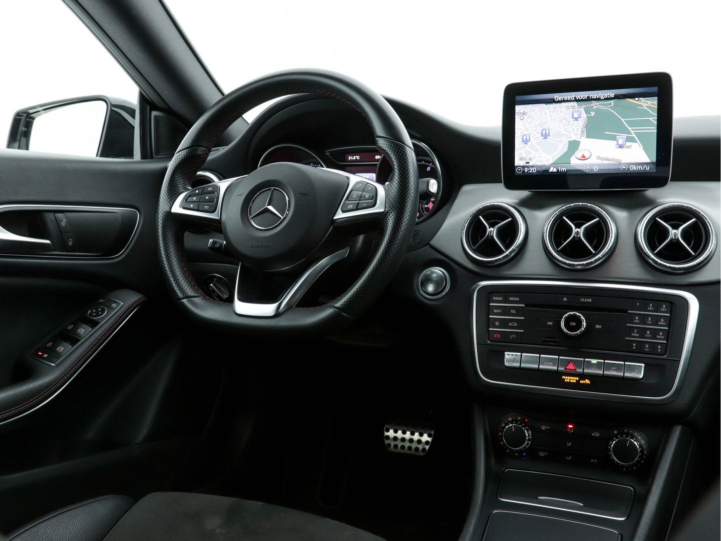 Mercedes-Benz CLA-Klasse Shooting Brake 180 Business Solution AMG-Style Plus-Pack Aut. *NAVI-FULLMAP | FULL-LED | LEATHER-MICROFIBRE | CAMERA | ECC | PDC | CRUISE | SPORT-SEATS | 18"ALU**