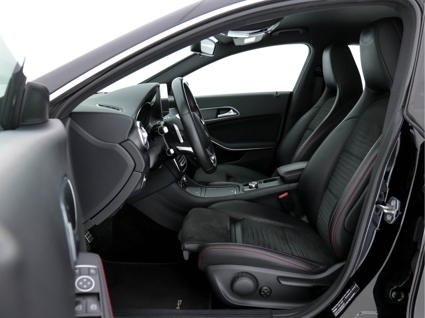 Mercedes-Benz CLA-Klasse Shooting Brake 180 Business Solution AMG-Style Plus-Pack Aut. *NAVI-FULLMAP | FULL-LED | LEATHER-MICROFIBRE | CAMERA | ECC | PDC | CRUISE | SPORT-SEATS | 18"ALU**