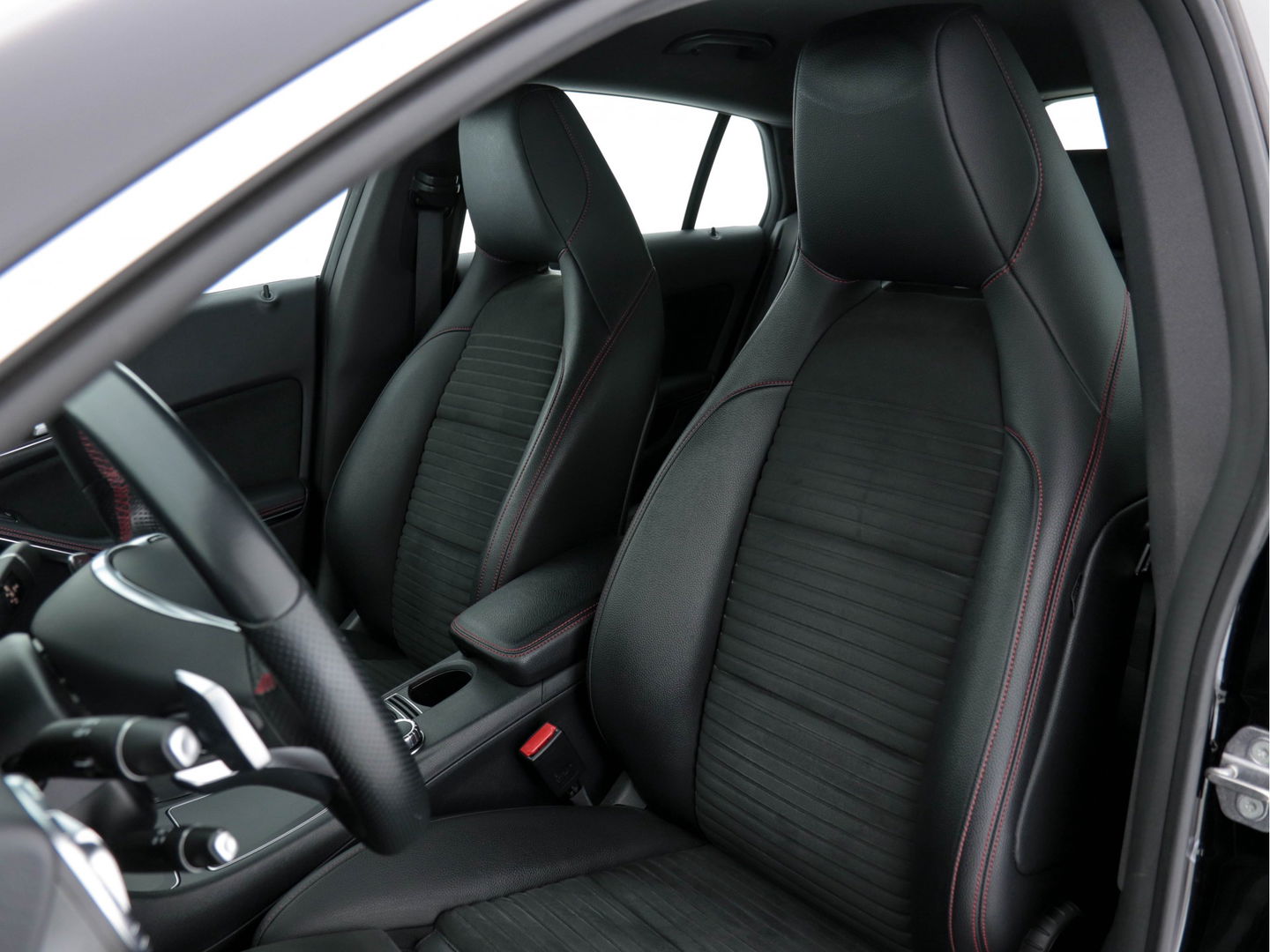 Mercedes-Benz CLA-Klasse Shooting Brake 180 Business Solution AMG-Style Plus-Pack Aut. *NAVI-FULLMAP | FULL-LED | LEATHER-MICROFIBRE | CAMERA | ECC | PDC | CRUISE | SPORT-SEATS | 18"ALU**
