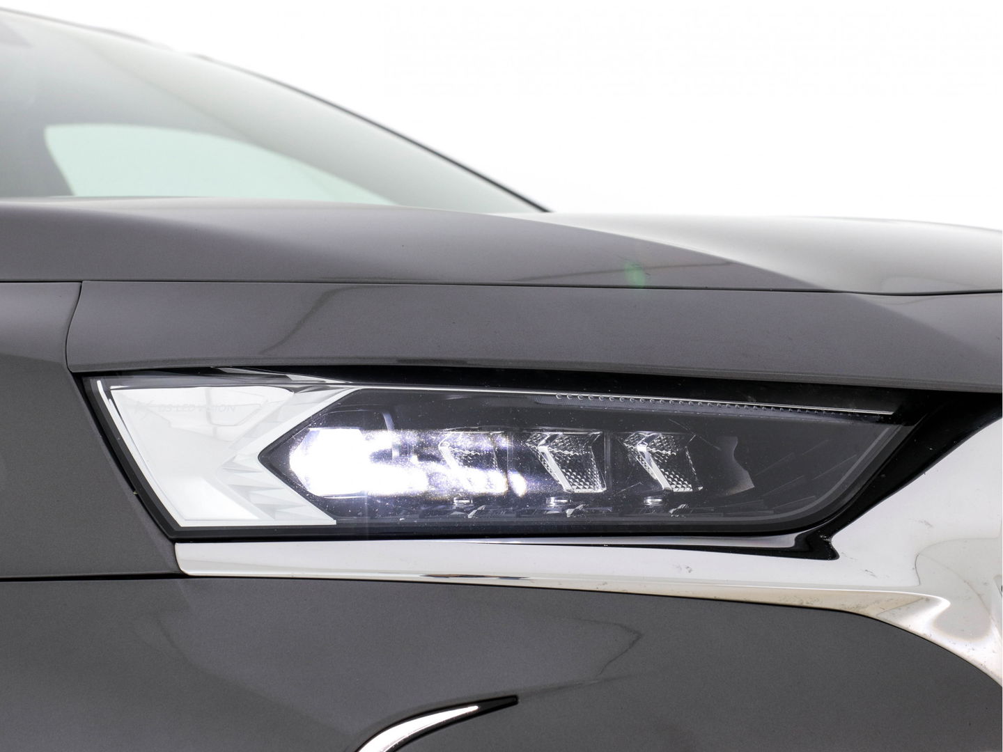 DS 7 Crossback 1.5 BlueHDI So Chic *DIGI-COCKPIT | NAVI-FULLMAP | FULL-LED | MICROFIBRE | CAMERA | KEYLESS | CARPLAY | ADAPT.CRUISE | DAB | HEATED-SEATS | TOWBAR | PDC | SPORT-SEATS | 18"ALU*