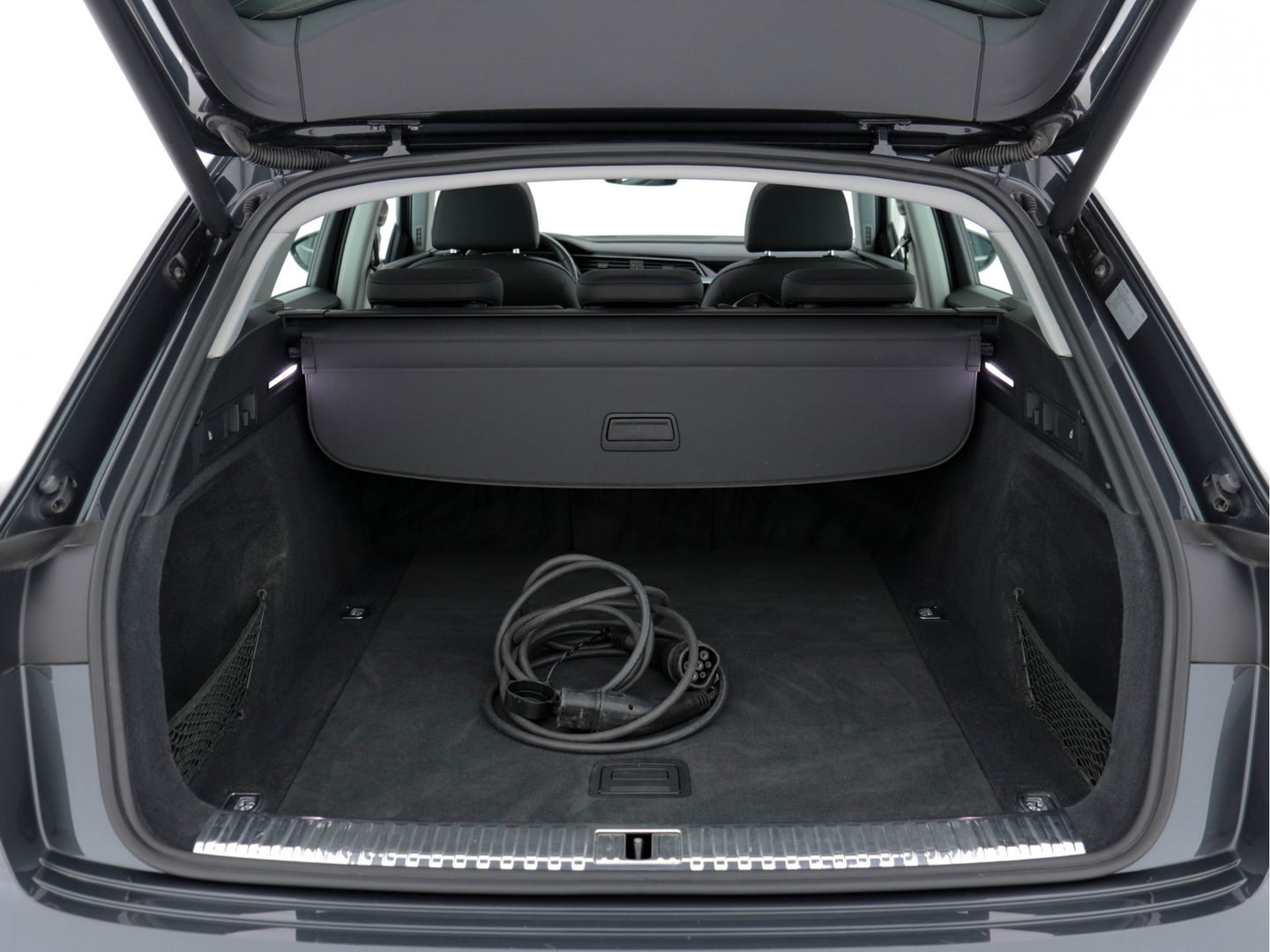 Audi e-tron E-tron 50 Quattro Launch Edition-Plus [ 3-Fase ] Aut. *PANO | LUXURY-LEATHER | FULL-LED | DIGI-COCKPIT | NAVI-FULLMAP | KEYLESS | BLINDSPOT | MEMORY-PACK | ADAPTIVE-CRUISE | SHIFT-PADDLES | TOWBAR | HEATED-COMFORT-SEATS | 20"ALU*