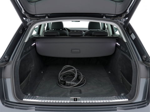 Audi e-tron E-tron 50 Quattro Launch Edition-Plus [ 3-Fase ] Aut. *PANO | LUXURY-LEATHER | FULL-LED | DIGI-COCKPIT | NAVI-FULLMAP | KEYLESS | BLINDSPOT | MEMORY-PACK | ADAPTIVE-CRUISE | SHIFT-PADDLES | TOWBAR | HEATED-COMFORT-SEATS | 20"ALU*