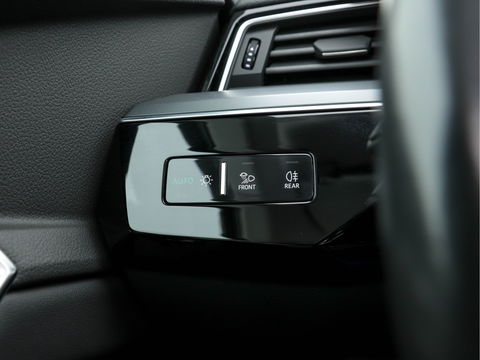 Audi e-tron E-tron 50 Quattro Launch Edition-Plus [ 3-Fase ] Aut. *PANO | LUXURY-LEATHER | FULL-LED | DIGI-COCKPIT | NAVI-FULLMAP | KEYLESS | BLINDSPOT | MEMORY-PACK | ADAPTIVE-CRUISE | SHIFT-PADDLES | TOWBAR | HEATED-COMFORT-SEATS | 20"ALU*