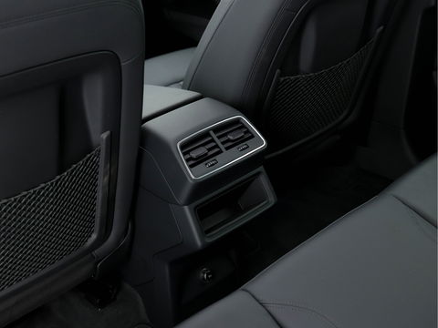 Audi e-tron E-tron 50 Quattro Launch Edition-Plus [ 3-Fase ] Aut. *PANO | LUXURY-LEATHER | FULL-LED | DIGI-COCKPIT | NAVI-FULLMAP | KEYLESS | BLINDSPOT | MEMORY-PACK | ADAPTIVE-CRUISE | SHIFT-PADDLES | TOWBAR | HEATED-COMFORT-SEATS | 20"ALU*