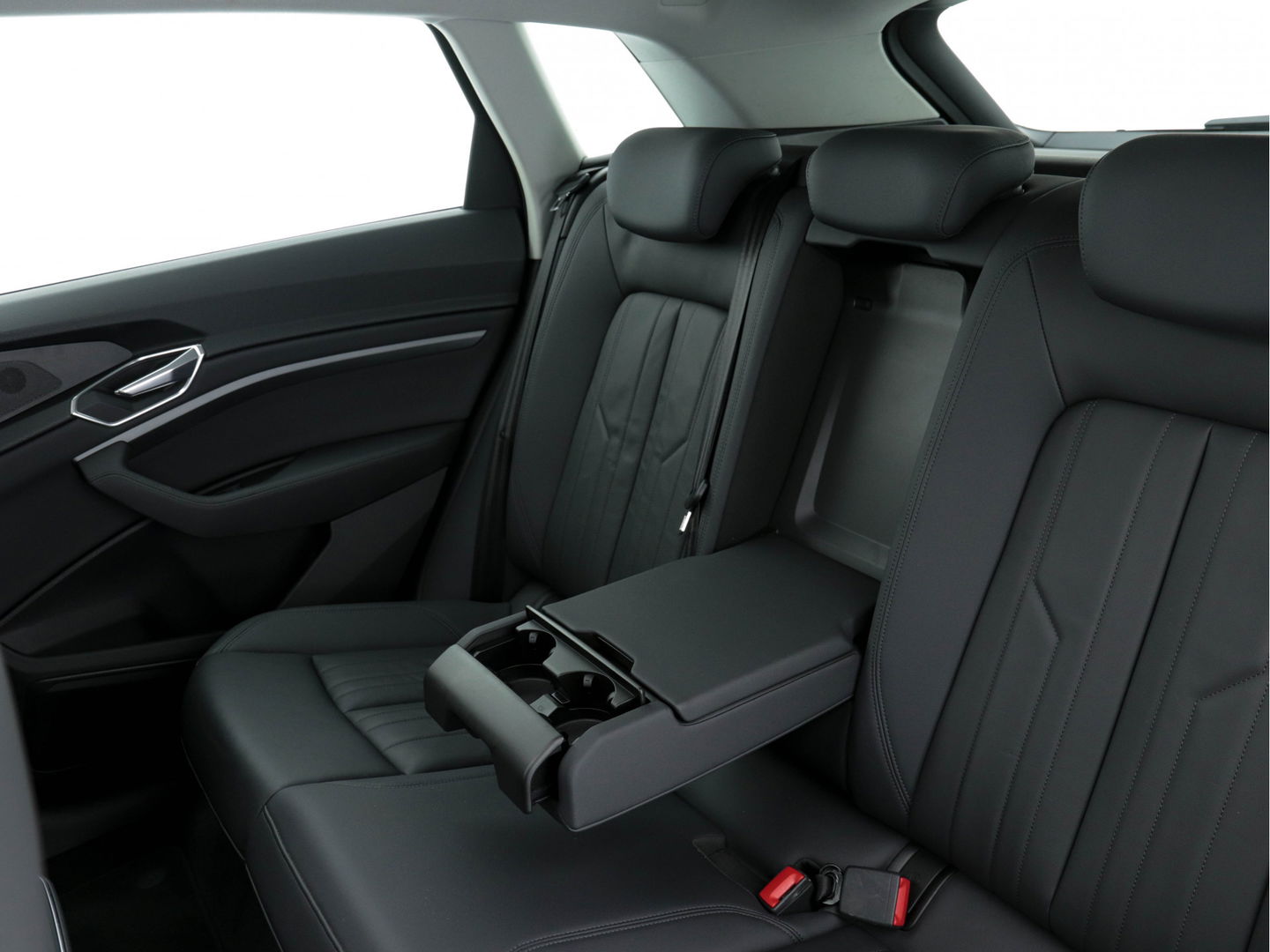 Audi e-tron E-tron 50 Quattro Launch Edition-Plus [ 3-Fase ] Aut. *PANO | LUXURY-LEATHER | FULL-LED | DIGI-COCKPIT | NAVI-FULLMAP | KEYLESS | BLINDSPOT | MEMORY-PACK | ADAPTIVE-CRUISE | SHIFT-PADDLES | TOWBAR | HEATED-COMFORT-SEATS | 20"ALU*