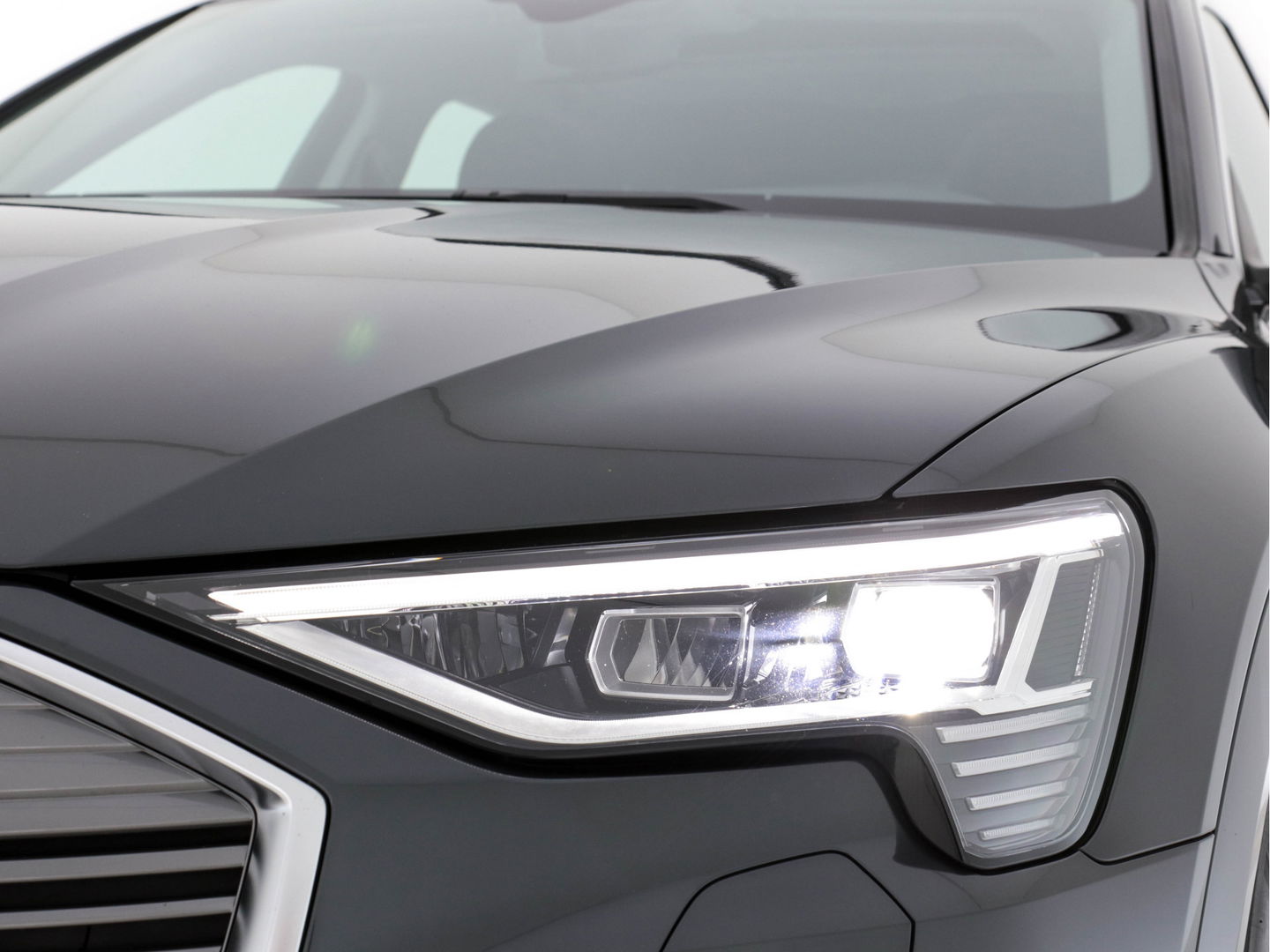 Audi e-tron E-tron 50 Quattro Launch Edition-Plus [ 3-Fase ] Aut. *PANO | LUXURY-LEATHER | FULL-LED | DIGI-COCKPIT | NAVI-FULLMAP | KEYLESS | BLINDSPOT | MEMORY-PACK | ADAPTIVE-CRUISE | SHIFT-PADDLES | TOWBAR | HEATED-COMFORT-SEATS | 20"ALU*