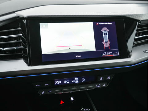 Audi Q4 e-tron 40 Launch-Edition Advanced-Plus 77 kWh [ 3-Fase ] (INCL-BTW) *HEATPUMP | ADAPT-CRUISE | MATRIX-LED | NAVI-FULLMAP | KEYLESS | CAMERA | DIGI-COCKPIT | TOWBAR | DAB | AMBIENT-LIGHT | SPORT-SEATS | 19''ALU*
