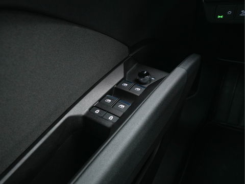 Audi Q4 e-tron 40 Launch-Edition Advanced-Plus 77 kWh [ 3-Fase ] (INCL-BTW) *HEATPUMP | ADAPT-CRUISE | MATRIX-LED | NAVI-FULLMAP | KEYLESS | CAMERA | DIGI-COCKPIT | TOWBAR | DAB | AMBIENT-LIGHT | SPORT-SEATS | 19''ALU*