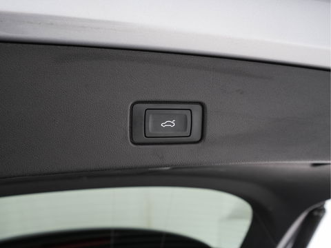 Audi Q4 e-tron 40 Launch-Edition Advanced-Plus 77 kWh [ 3-Fase ] (INCL-BTW) *HEATPUMP | ADAPT-CRUISE | MATRIX-LED | NAVI-FULLMAP | KEYLESS | CAMERA | DIGI-COCKPIT | TOWBAR | DAB | AMBIENT-LIGHT | SPORT-SEATS | 19''ALU*