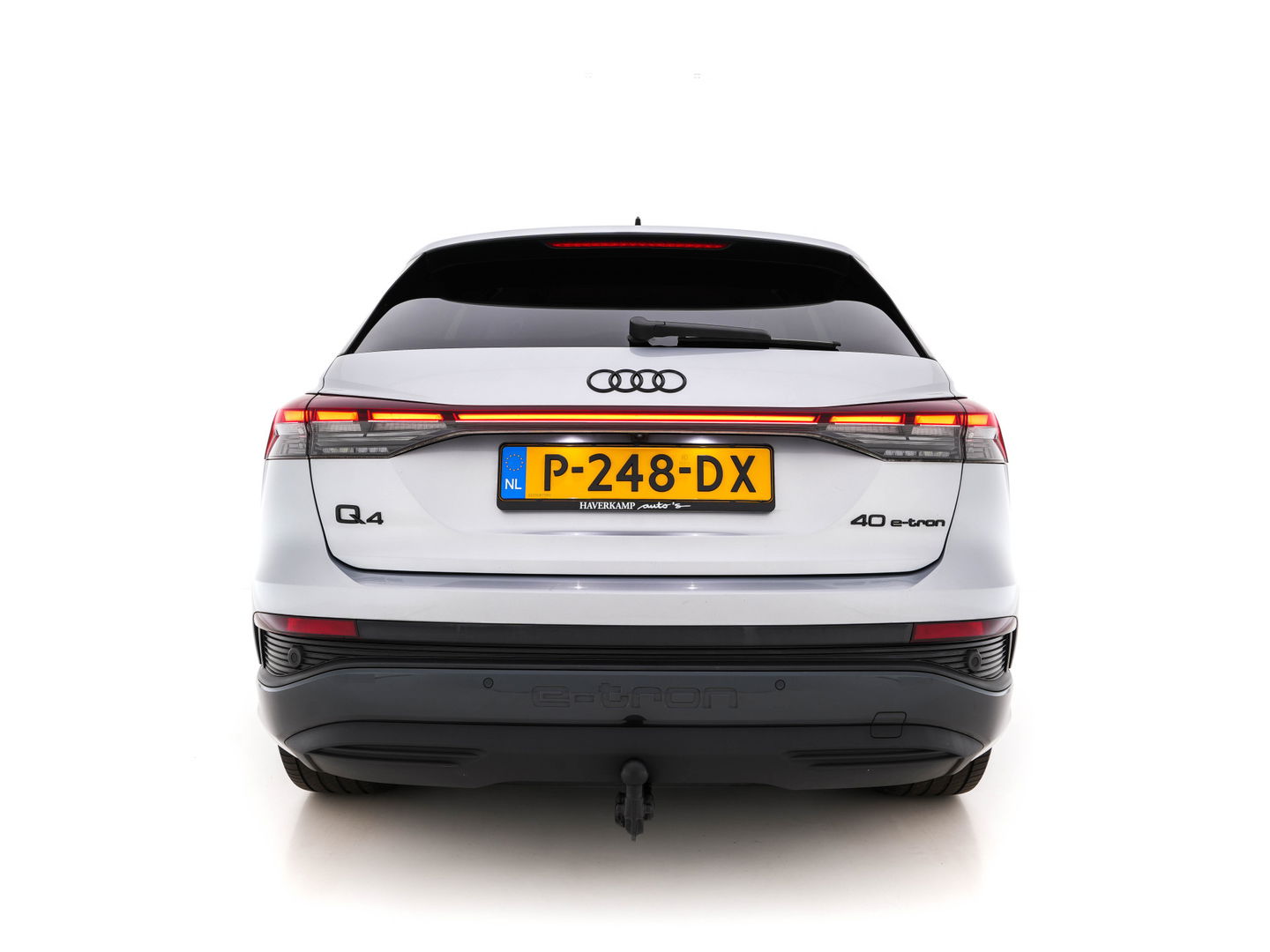Audi Q4 e-tron 40 Launch-Edition Advanced-Plus 77 kWh [ 3-Fase ] (INCL-BTW) *HEATPUMP | ADAPT-CRUISE | MATRIX-LED | NAVI-FULLMAP | KEYLESS | CAMERA | DIGI-COCKPIT | TOWBAR | DAB | AMBIENT-LIGHT | SPORT-SEATS | 19''ALU*