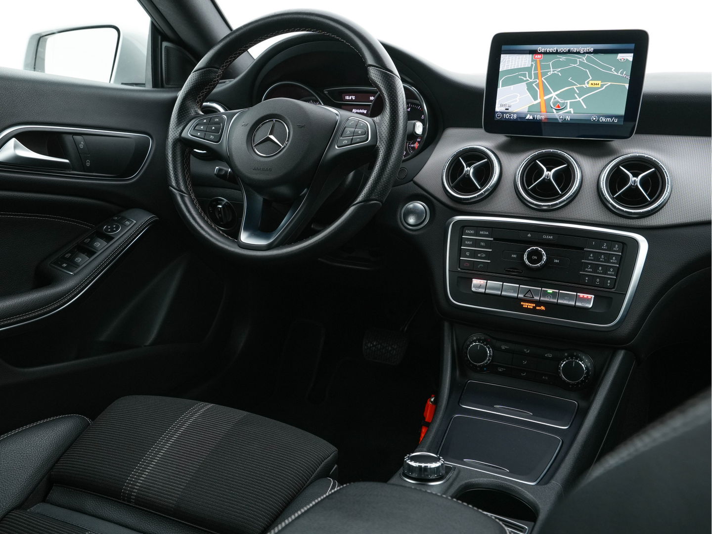 Mercedes-Benz CLA-Klasse Shooting Brake 180 d Business Solution Aut. *NAVI-FULLMAP | FULL-LED | 1/2-LEATHER | CAMERA | ECC | PDC | CRUISE | SPORT-SEATS | 18"ALU**
