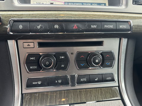 Jaguar XF 2.2D Aut. *NAPPA-FULL-LEATHER  | BI-XENON | NAVI-FULLMAP | CAMERA | ECC | PDC | CRUISE | COMFORT-SEATS | 17"ALU*