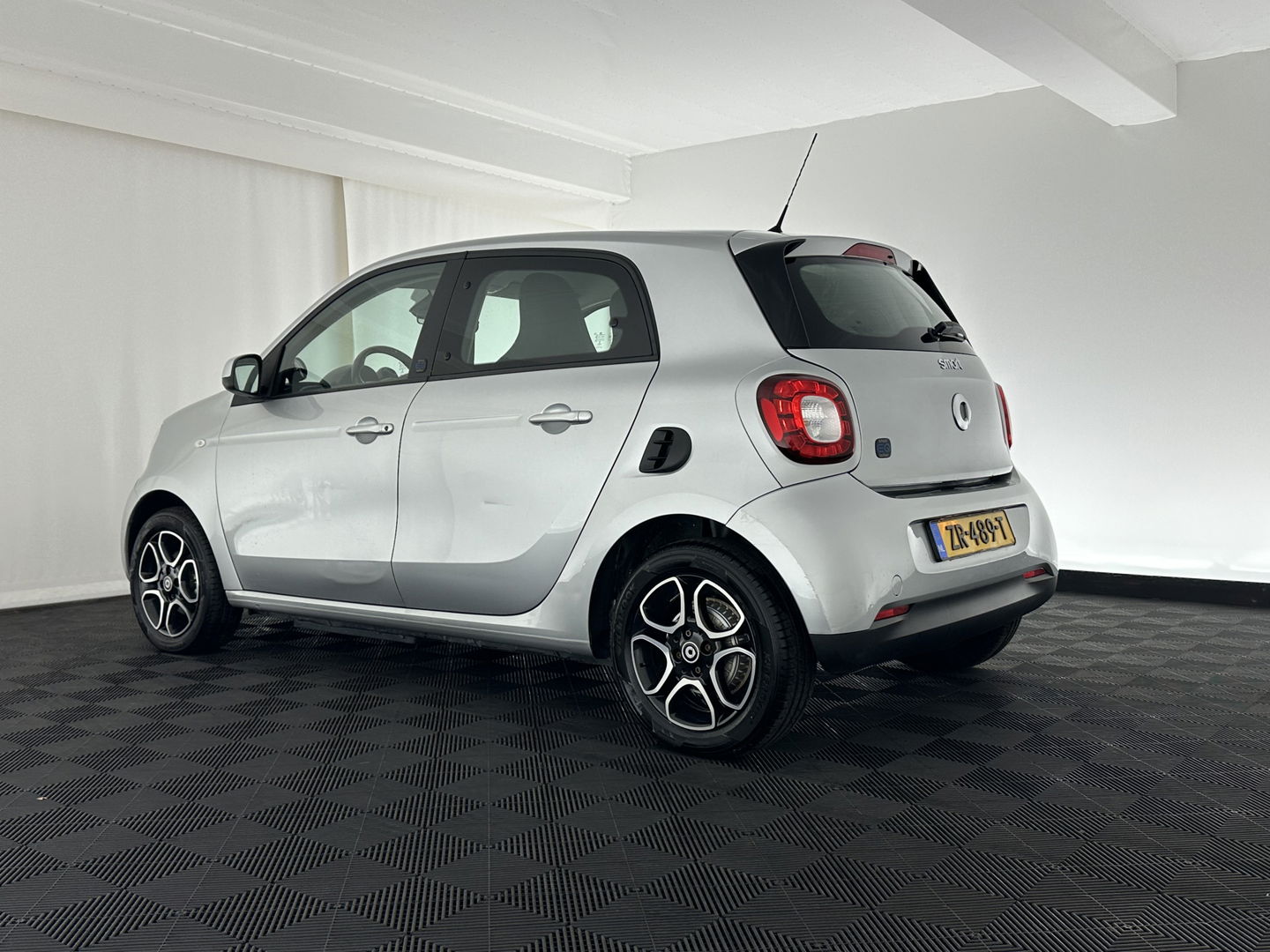 Smart Forfour EQ Business Solution (INCL-BTW) Aut. *NAVI-FULLMAP | FULL-LEATHER | ECC | CRUISE | COMFORT-SEATS | 15"ALU*