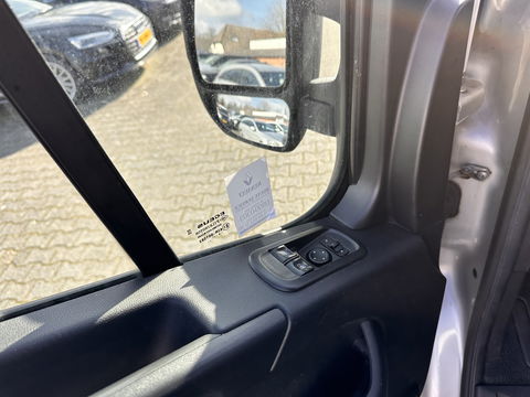 Renault Master T35 2.3 dCi 180 L2H2 Energy 3-Pers *KOEL-WAGEN | DUBBELE-SCHUIFDEUR | CAMERA | AIRCO | BLIND-SPOT | CRUISE | PDC | TREKHAAK*