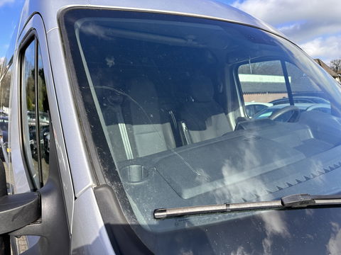 Renault Master T35 2.3 dCi 180 L2H2 Energy 3-Pers *KOEL-WAGEN | DUBBELE-SCHUIFDEUR | CAMERA | AIRCO | BLIND-SPOT | CRUISE | PDC | TREKHAAK*
