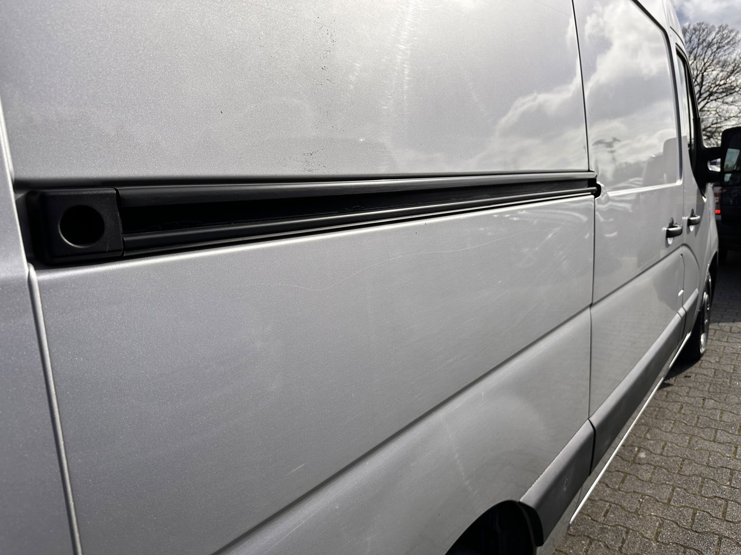 Renault Master T35 2.3 dCi 180 L2H2 Energy 3-Pers *KOEL-WAGEN | DUBBELE-SCHUIFDEUR | CAMERA | AIRCO | BLIND-SPOT | CRUISE | PDC | TREKHAAK*